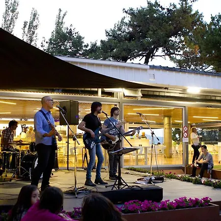 Bayona Playa キャンプ場 2*