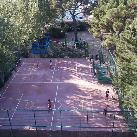 Camping Bayona Playa 2*